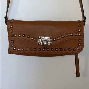 Cute tan purse!